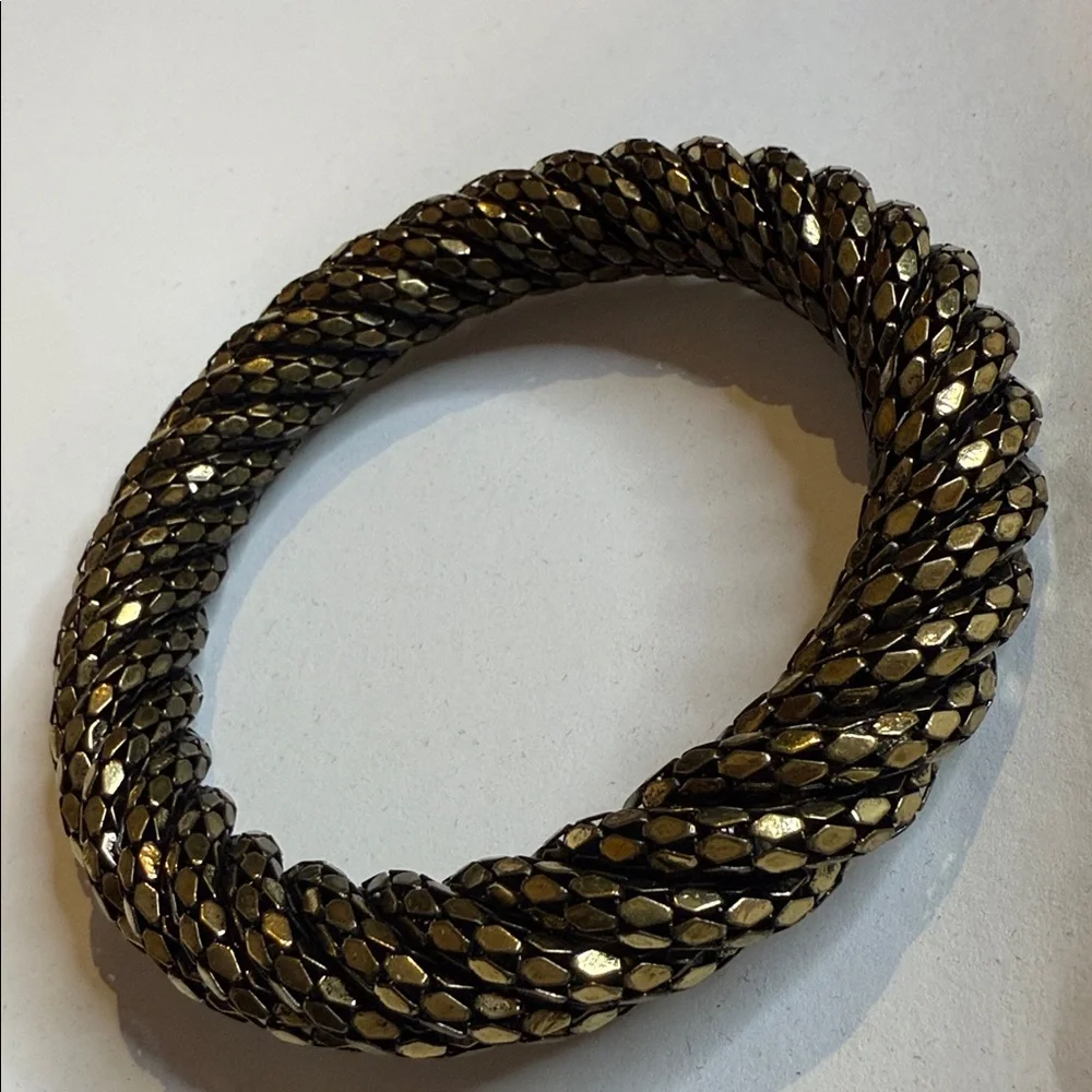 Vintage 1970's Brass Color Tone MESH Metal Swirl Bangle Bracelet *RARE*